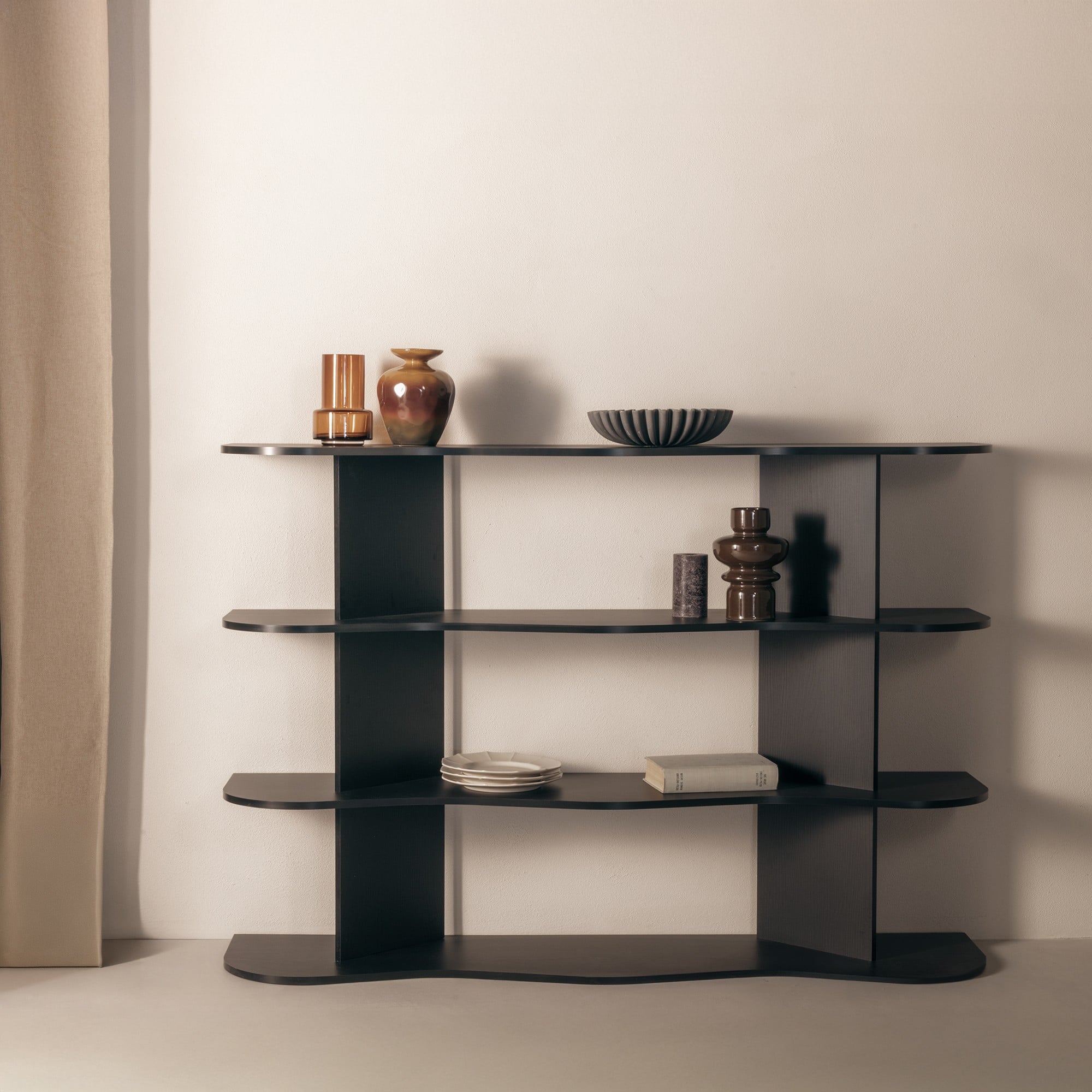 Shelf SELENE, low, black, wavy