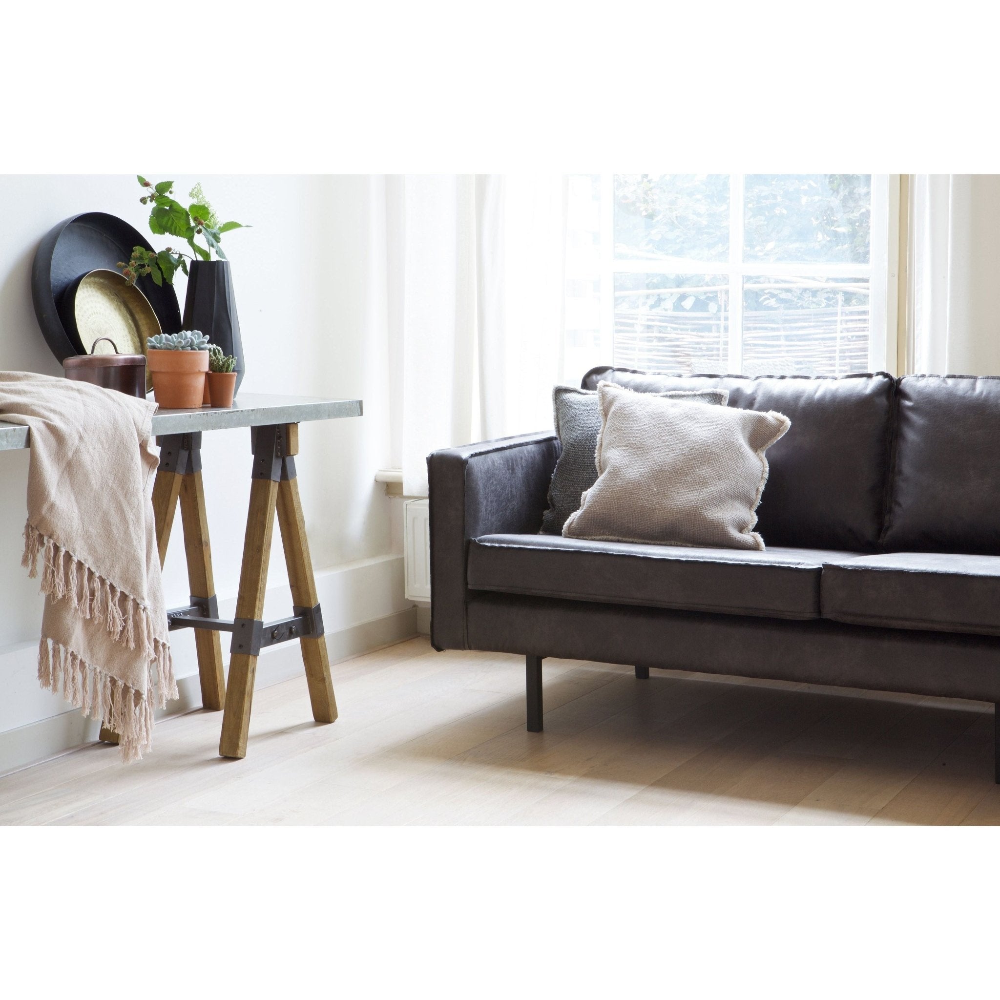 "Rodeo" 3 Vietų Sofa, Perdirbta Oda, Juoda Spalva - Namų Idėja