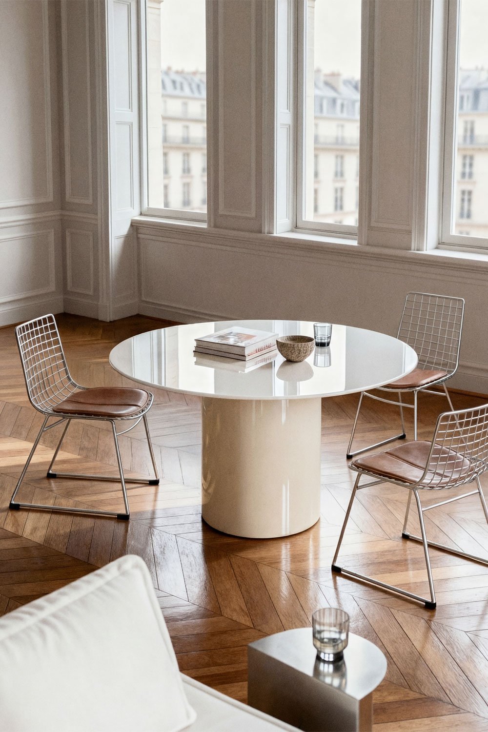 Valgomojo stalas ZIVOARO apvalus stiklinis stalas