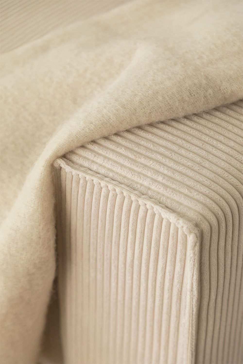 Trivietė sofa TAMLO su miegama funkcija, štruksas, kreminė