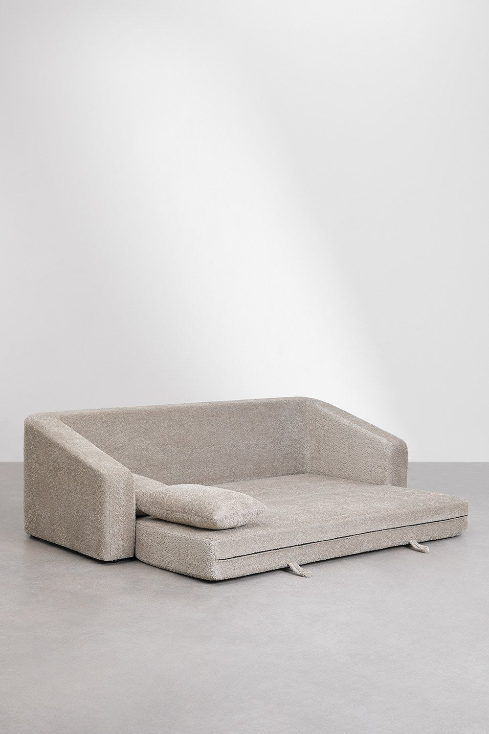 Trivietė sofa DALILA su miegama funkcija, ruda spalva