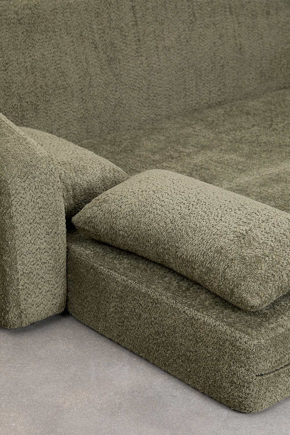 Trivietė sofa DALILA su miegama funkcija, žalia spalva
