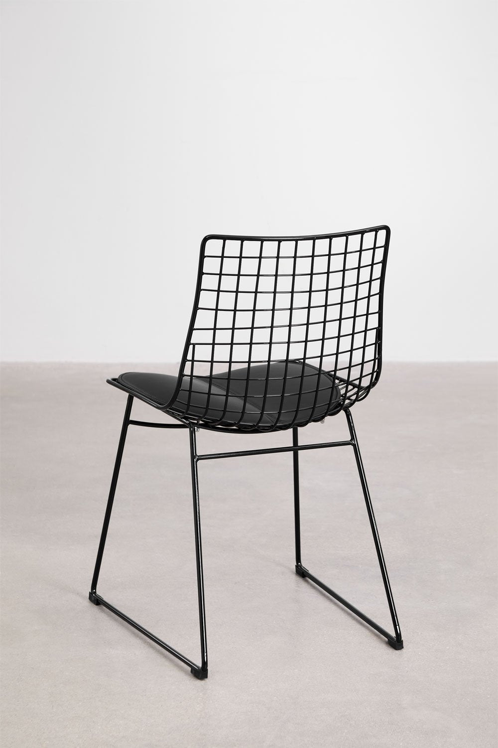 Valgomojo kėdė ZIVIERO prie valgomojo stalo