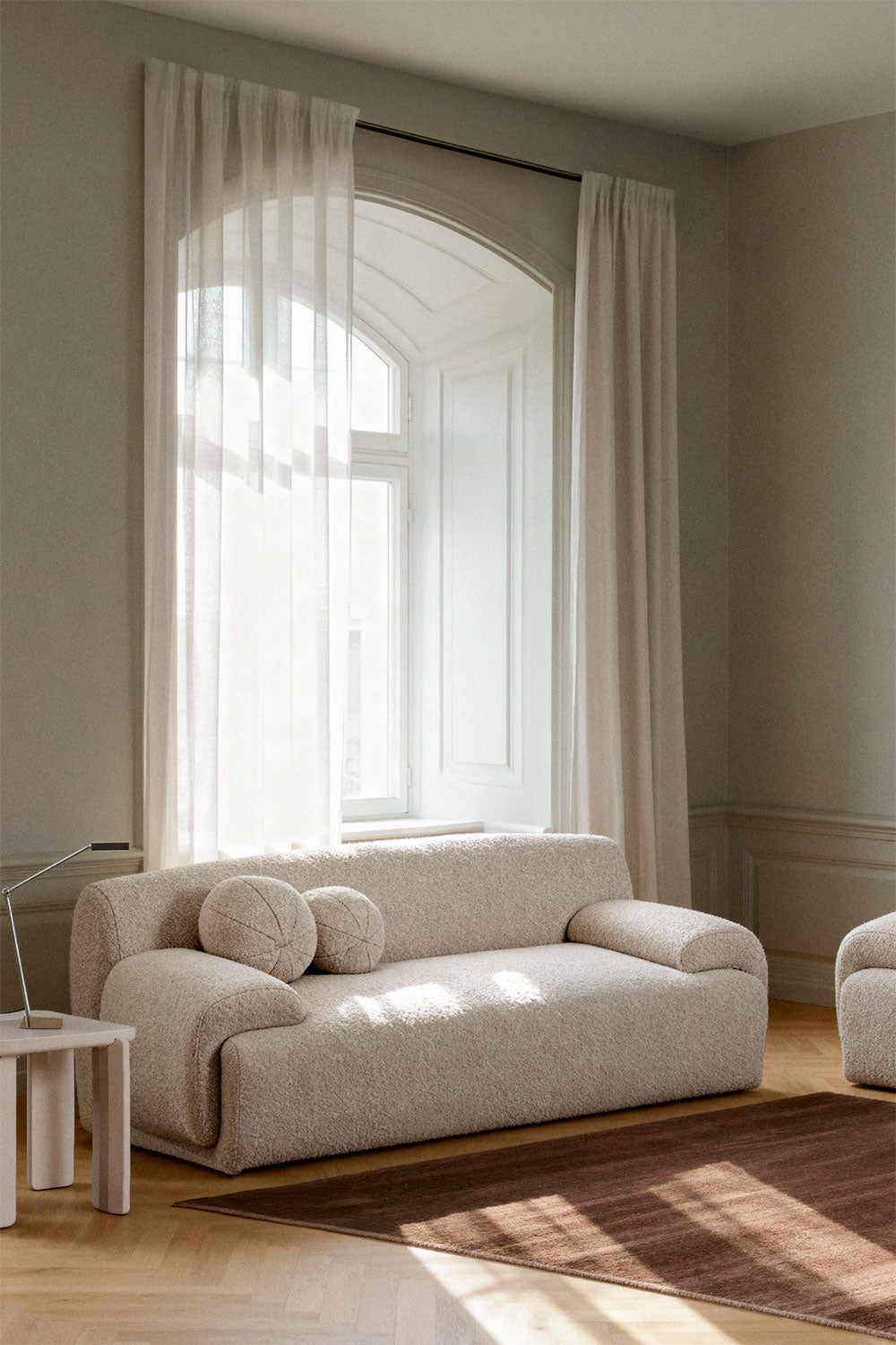 Dvivietė sofa SIRENA, smėlio spalvos boucle