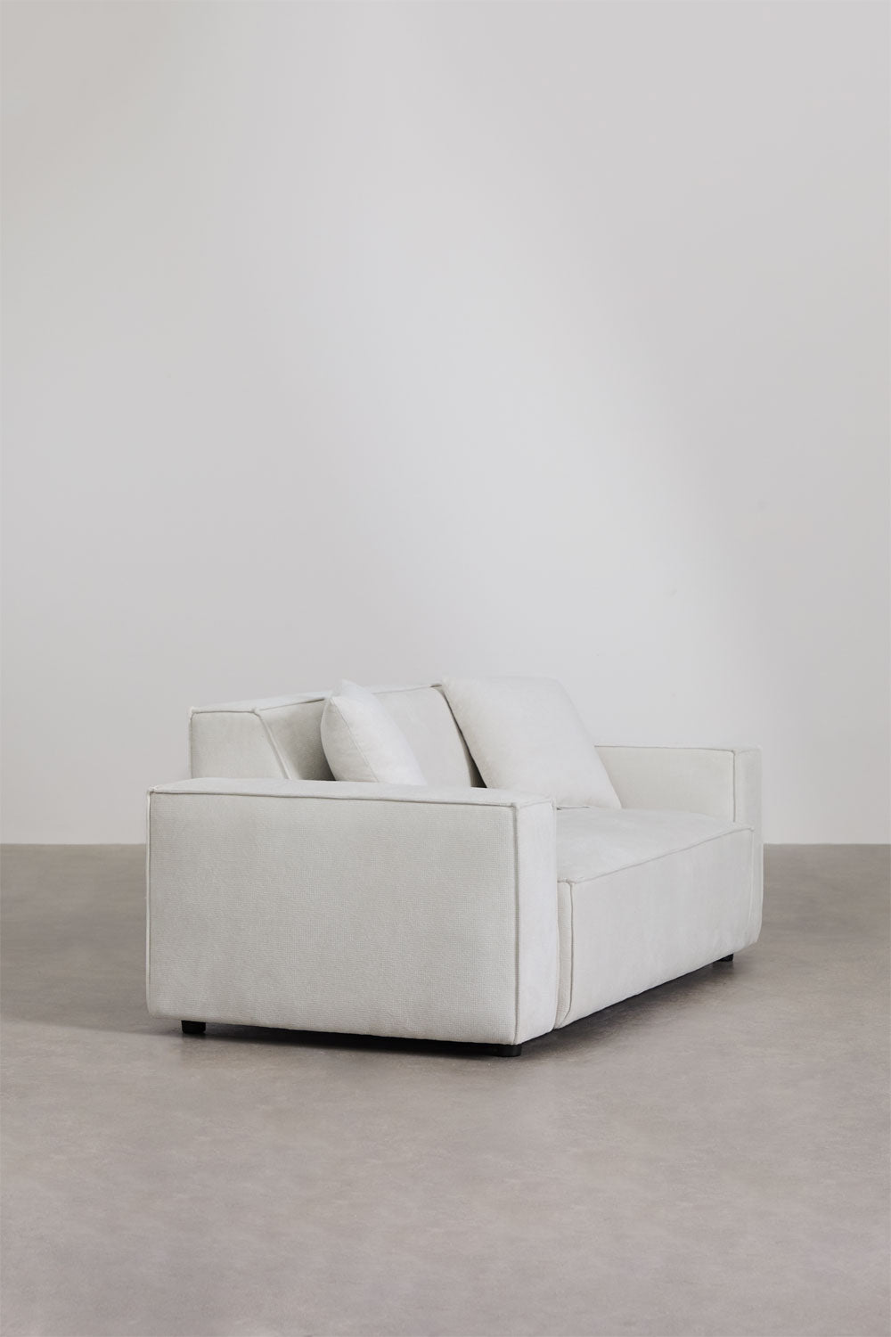 Dvivietė sofa BASIANA – artimas planas