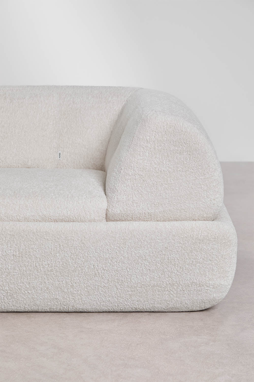 Dvivietė sofa MIRABELA – kitu rakursu