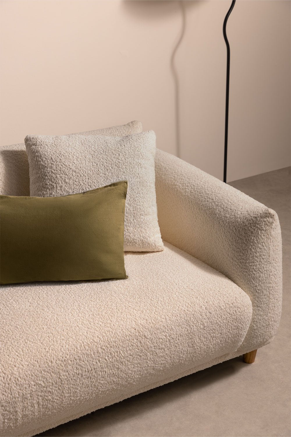 Trivietė sofa ERICK iš boucle audinio, balta