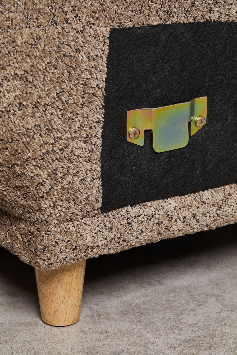 Trivietė sofa ERICK iš boucle audinio, šokolado