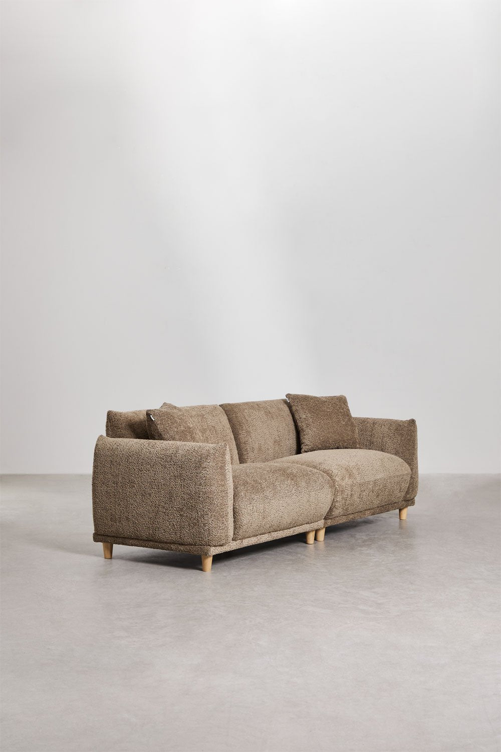 Trivietė sofa ERICK iš boucle audinio, šokolado