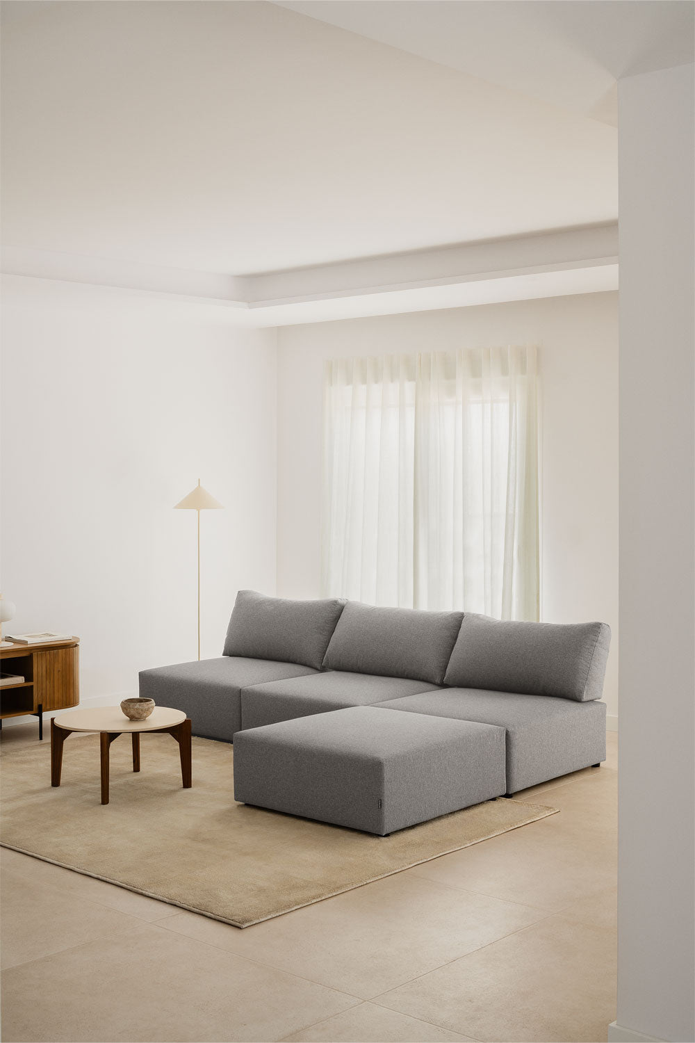 Modulinė sofa KATA baltame fone audinys