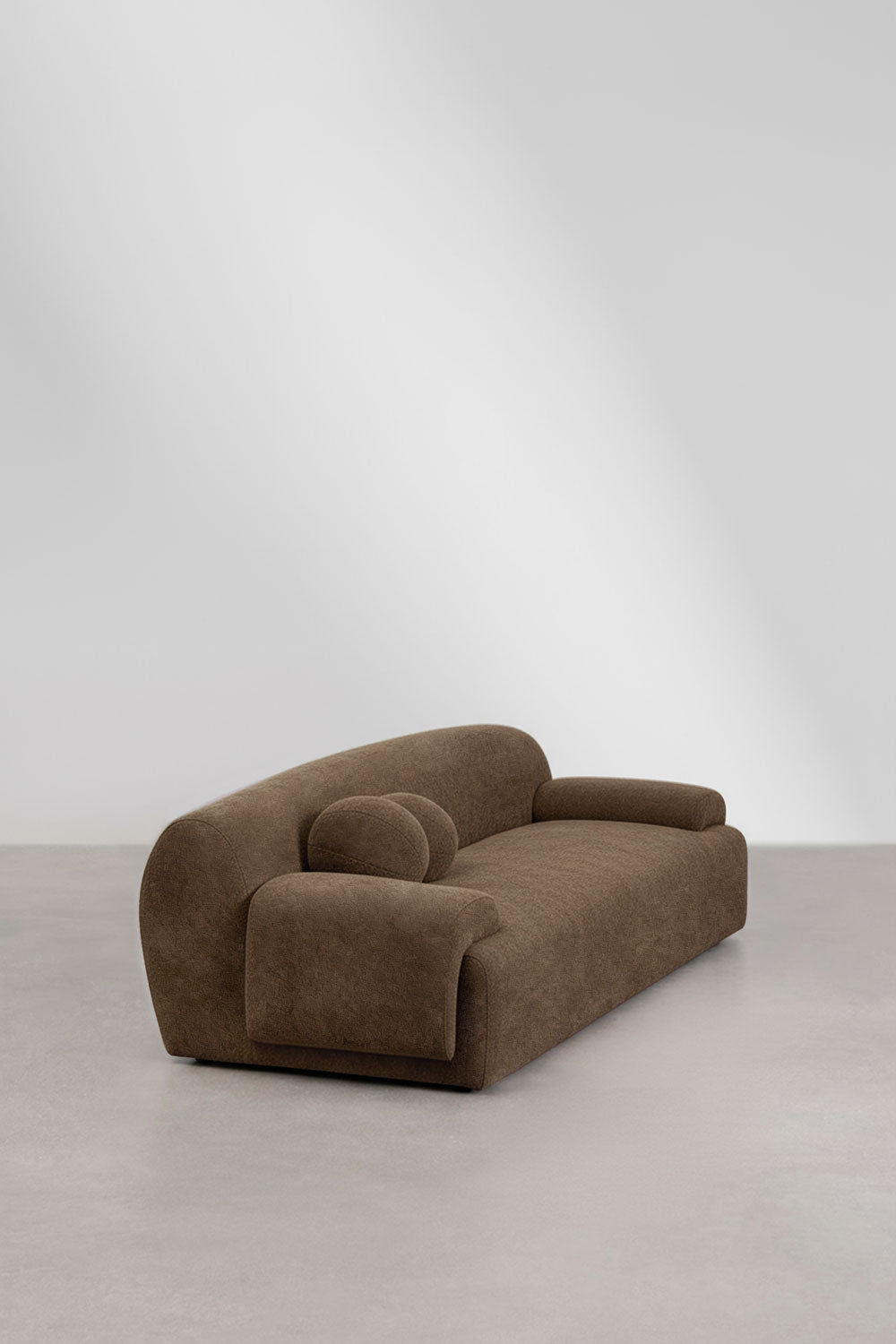 Trivietė sofa SIRINA – artimas planas