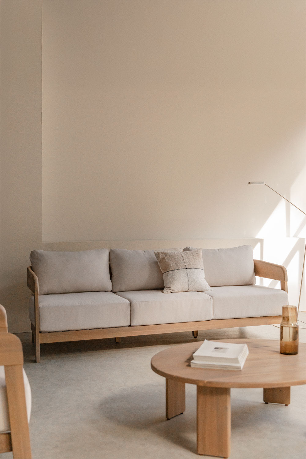 Trivietė sofa ULENA – formos linijos
