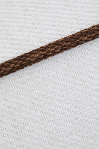 Trivietė sofa su pufu BIELA pagalvėlės kampo detalė