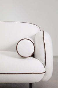 Trivietė sofa su pufu BIELA bendras siluetas