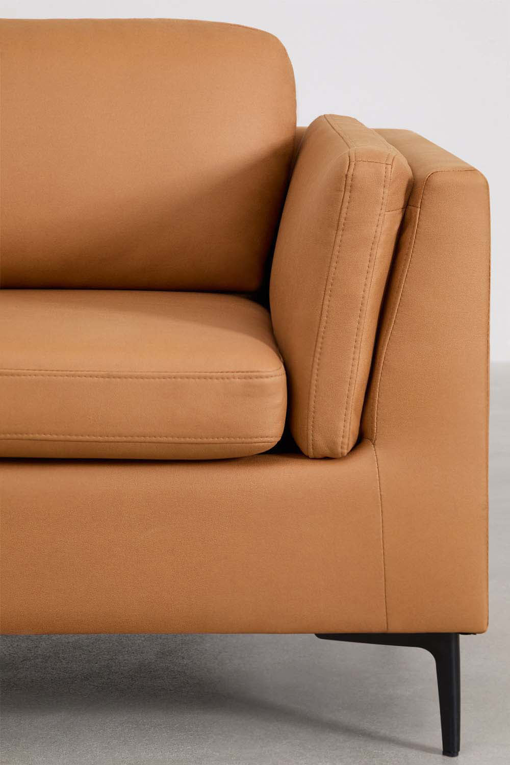 Dvivietė sofa SORENA – interjere