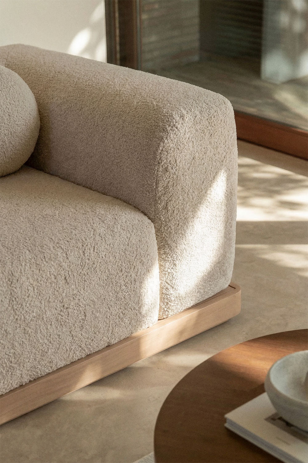Keturvietė sofa ANGELERA – interjere