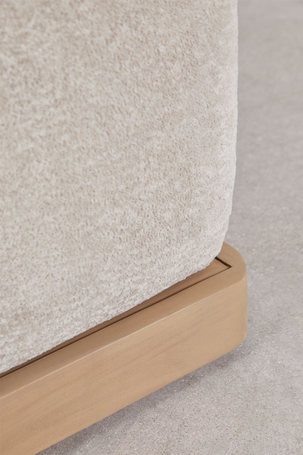 Keturvietė sofa ANGELERA – paviršiaus detalė