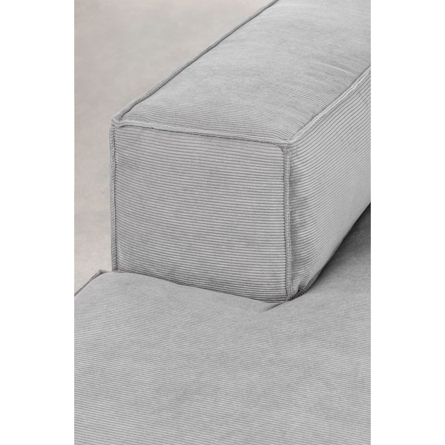 Kampinė sofa ALMA, dešinė pusė, šviesiai pilka spalva, 301 cm