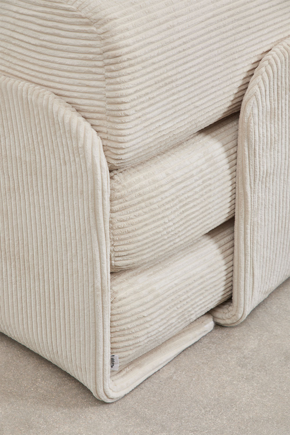 Sofa-lova KIOTERA – paviršiaus detalė