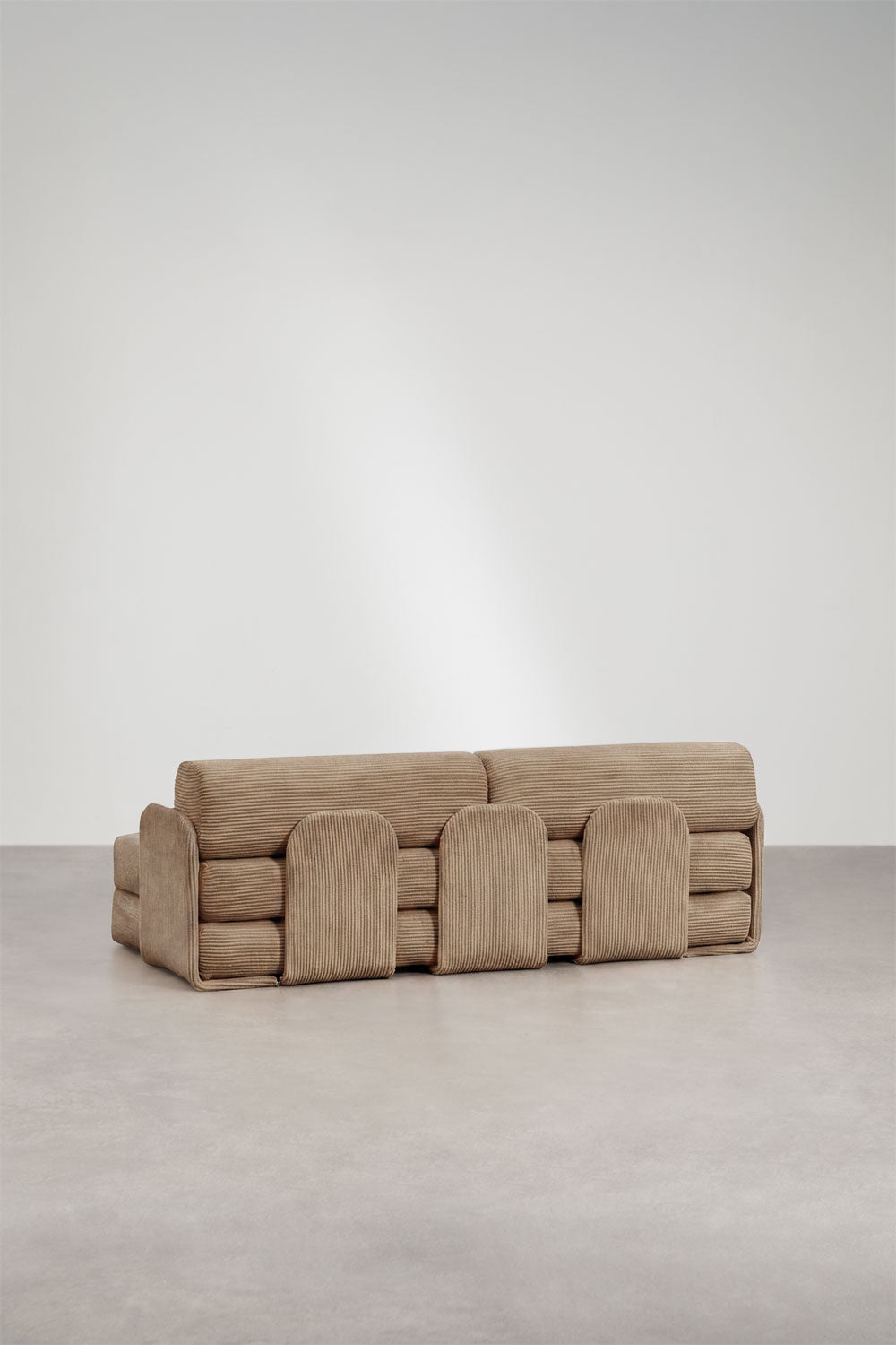 Sofa-lova KIOTERA – kitu rakursu