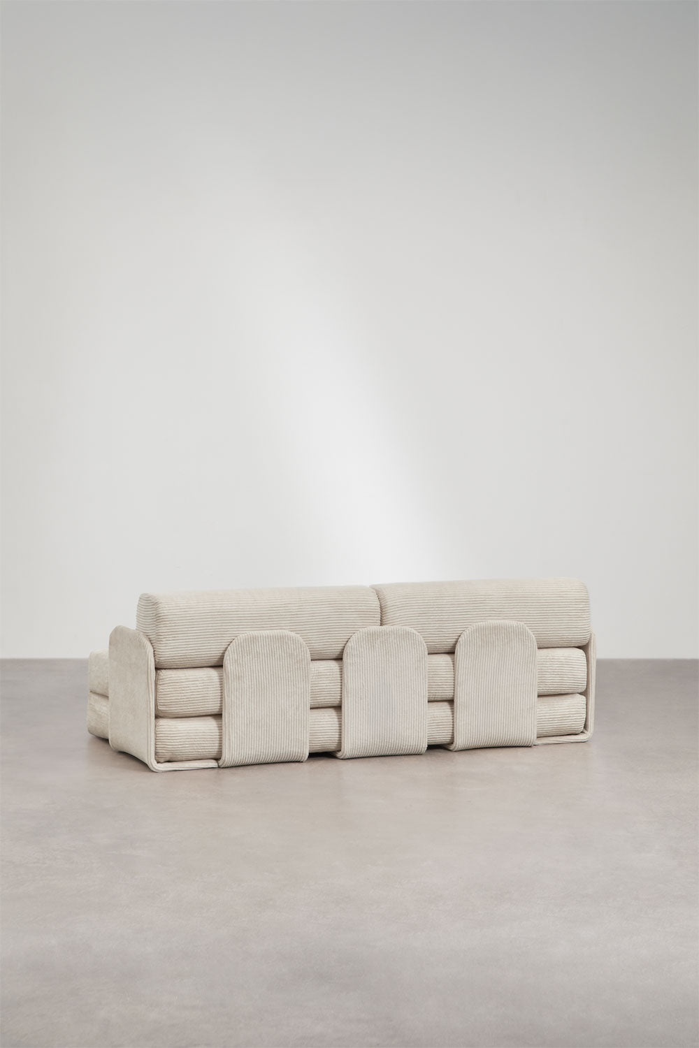 Sofa-lova KIOTERA – kitu rakursu