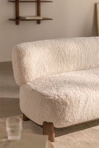 Dvivietė sofa ELDRENA svetainėje, bendras vaizdas