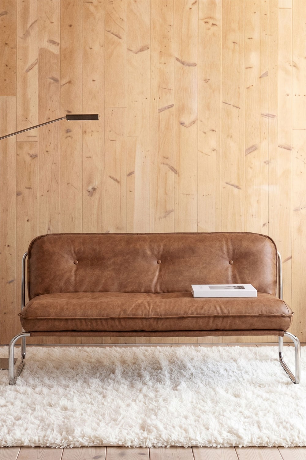 Dvivietė sofa MATILENA baltame fone, dirbtinė oda kupranugario boucle