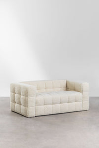 Dvivietė sofa moderniame svetainės interjere