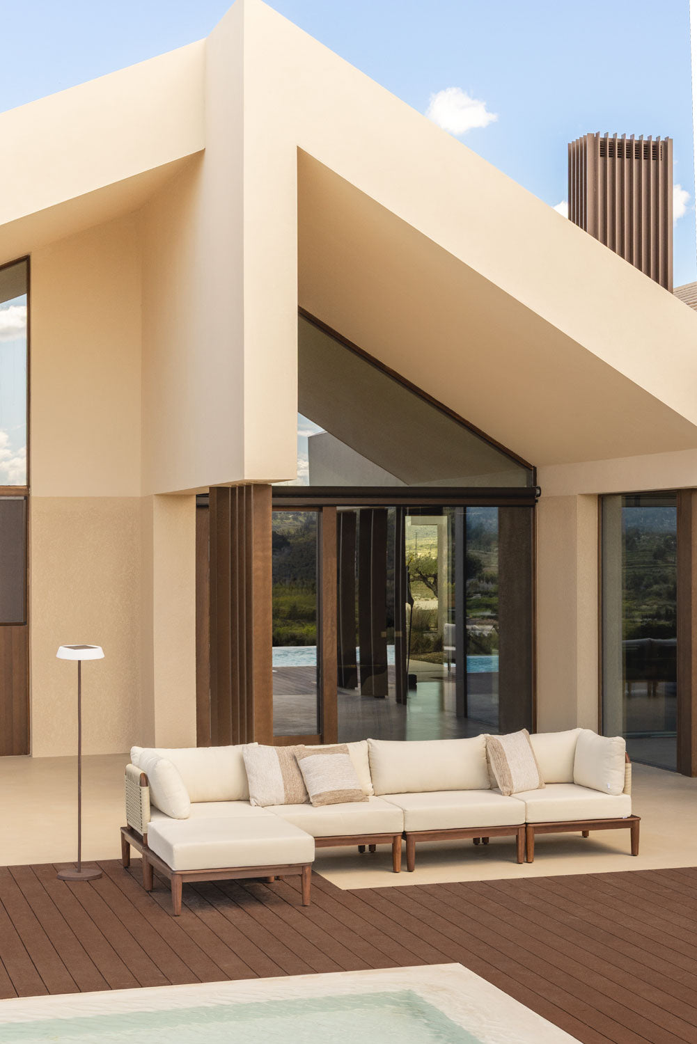 Sofa MODENA, 4 dalys ir pufas