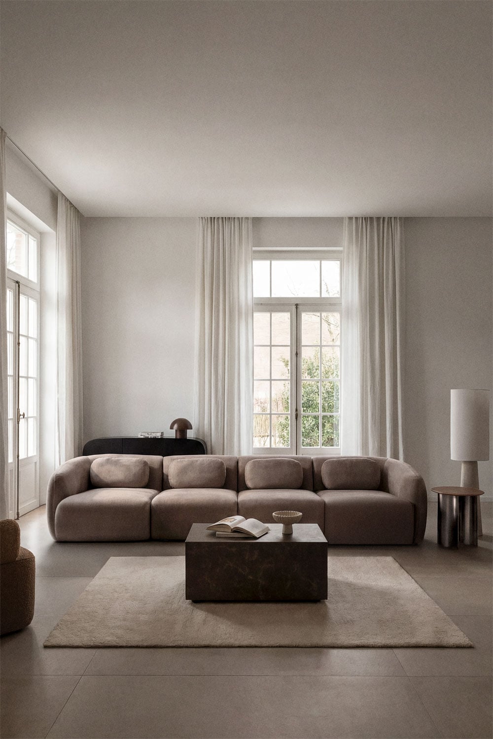 Modulinė sofa KOKETERA iš priekio, kviečių spalvos šenilo