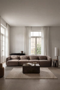 Modulinė sofa KOKETERA iš priekio, kviečių spalvos šenilo