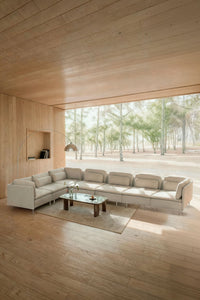 Kampinė sofa ORIOLA iš priekio
