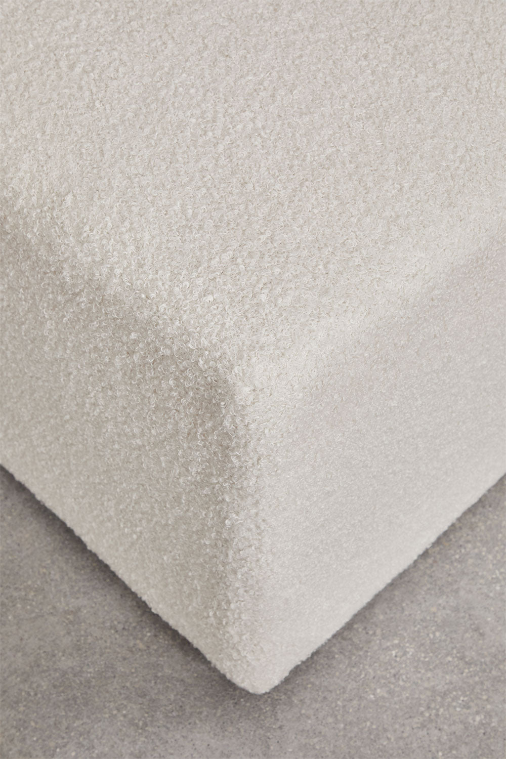 Modulinė sofa BORJANA su trikampiu pufu – paviršiaus detalė