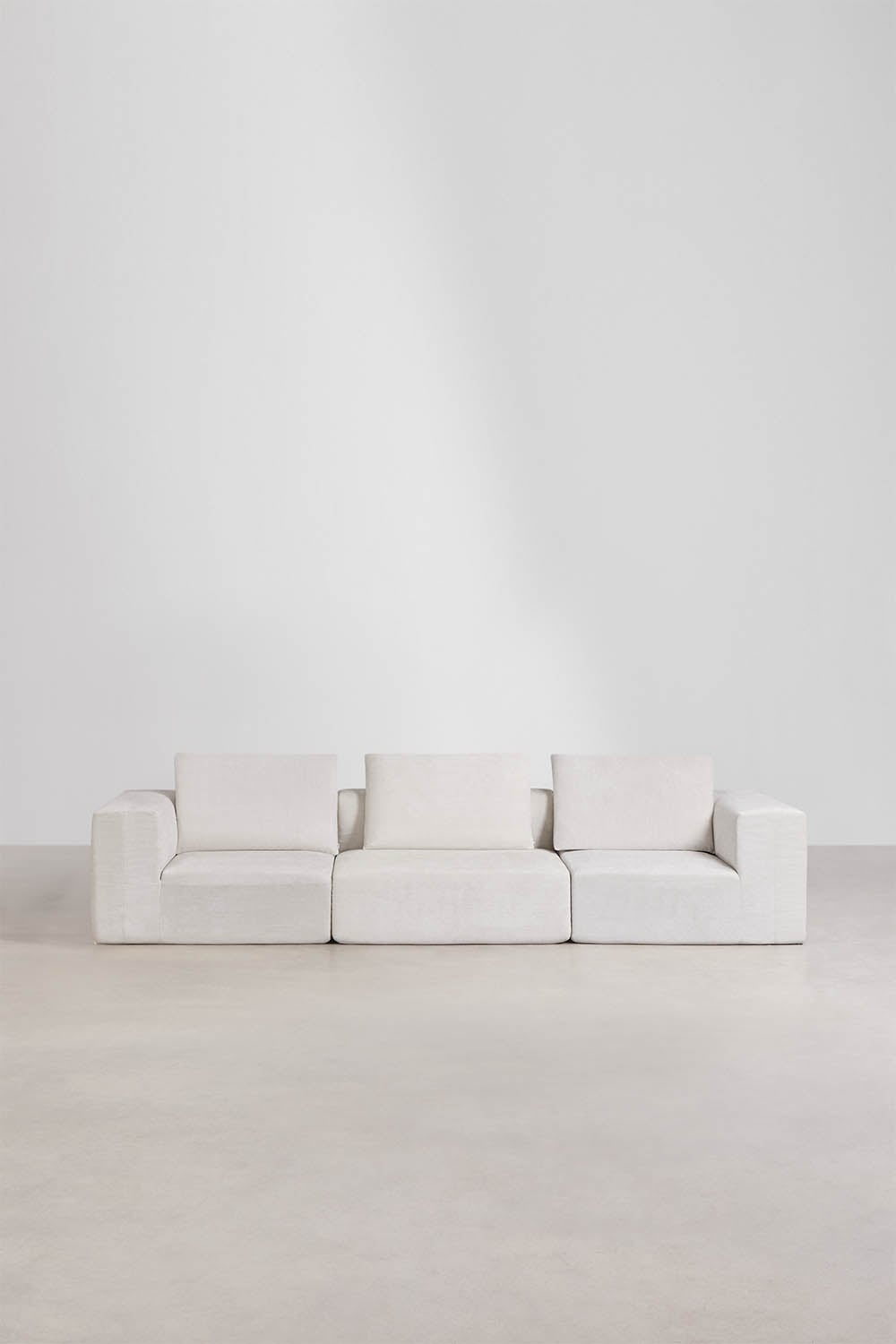 Modulinė sofa Norridge kontrastingame interjere