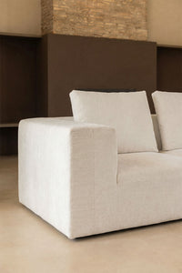Modulinė sofa Norridge minimalistiniame svetainės interjere