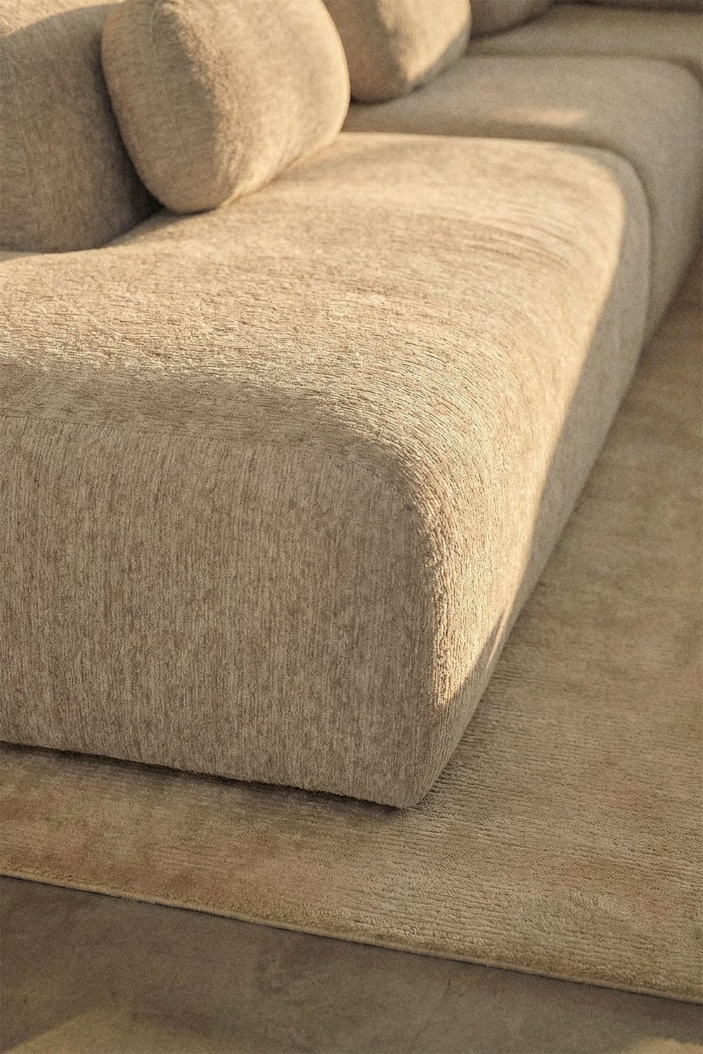 Modulinė kampinė sofa MERIDENA svetainėje