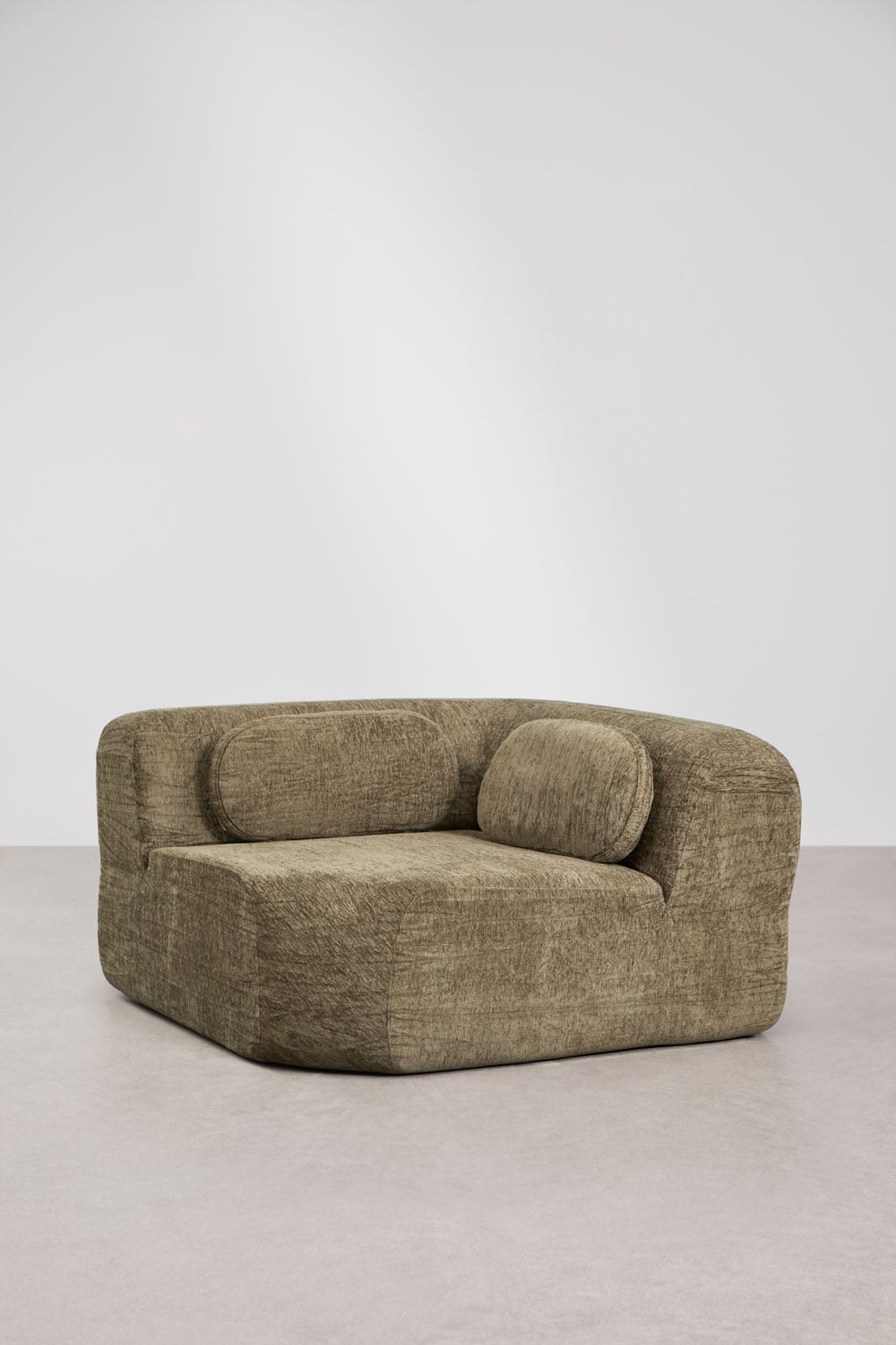 Modulinė kampinė sofa MERIDENA apvalintų formų detalė