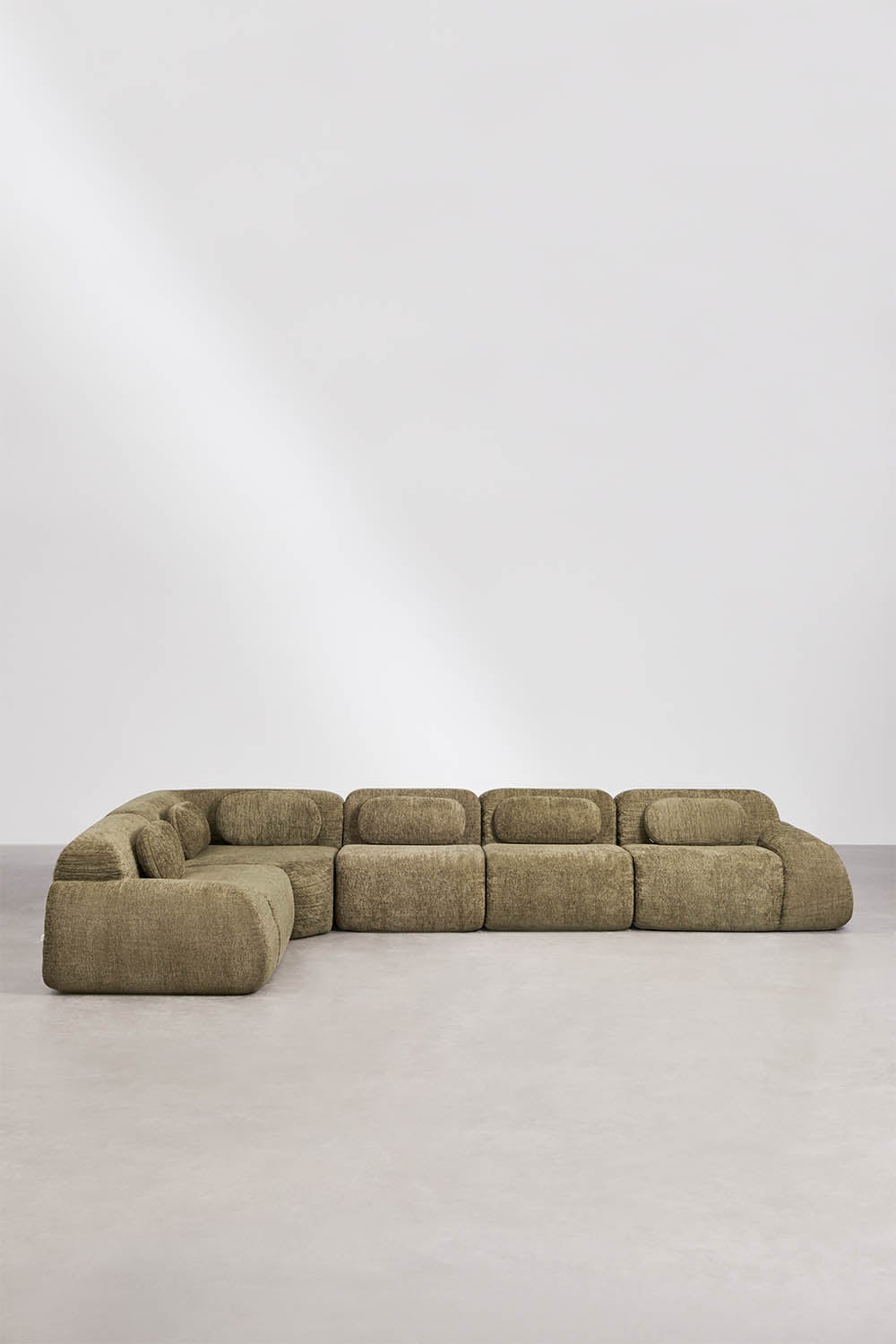 Modulinė kampinė sofa MERIDENA tiesių linijų detalė