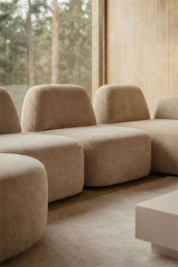 Modulinė sofa DZORELA jaukiame svetainės interjere