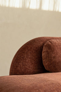 Modulinė sofa KOKETERA jaukiame svetainės interjere