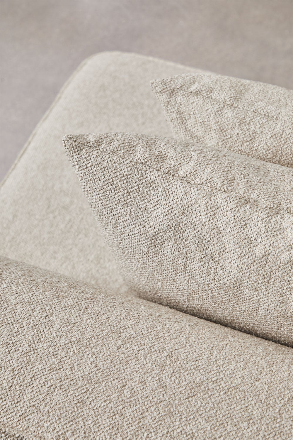 Modulinė kampinė sofa KARDENA kojelės ir grindų vaizdas