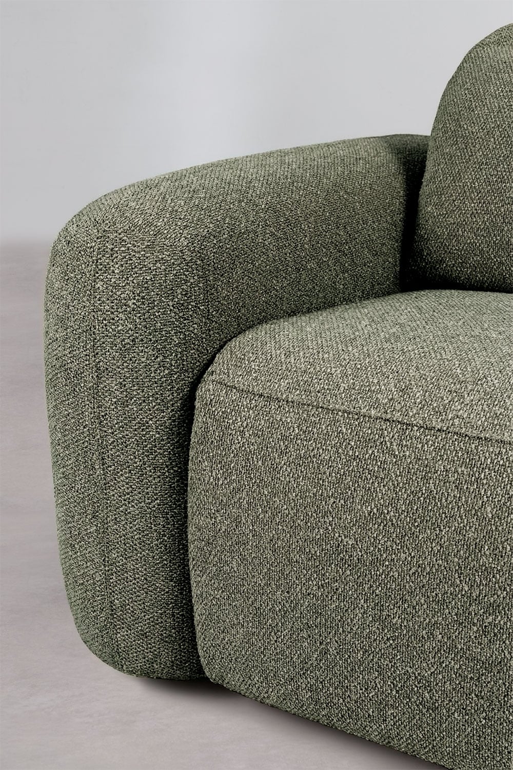 Trivietė elektrinė sofa PEGERA šoninis profilis, šalavijo žalios spalvos boucle šenilo