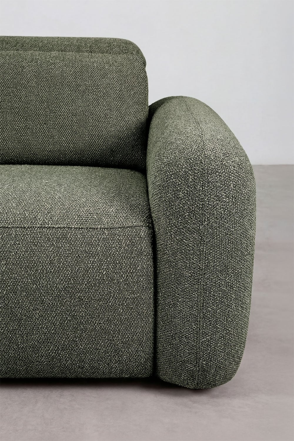 Trivietė elektrinė sofa PEGERA perspektyvinis vaizdas