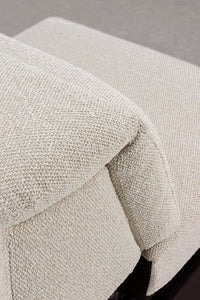 Trivietė elektrinė sofa PEGERA metalinių kojelių detalė