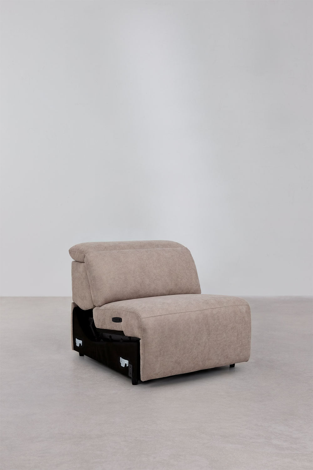 Trivietė elektrinė sofa PEGERA – formos linijos