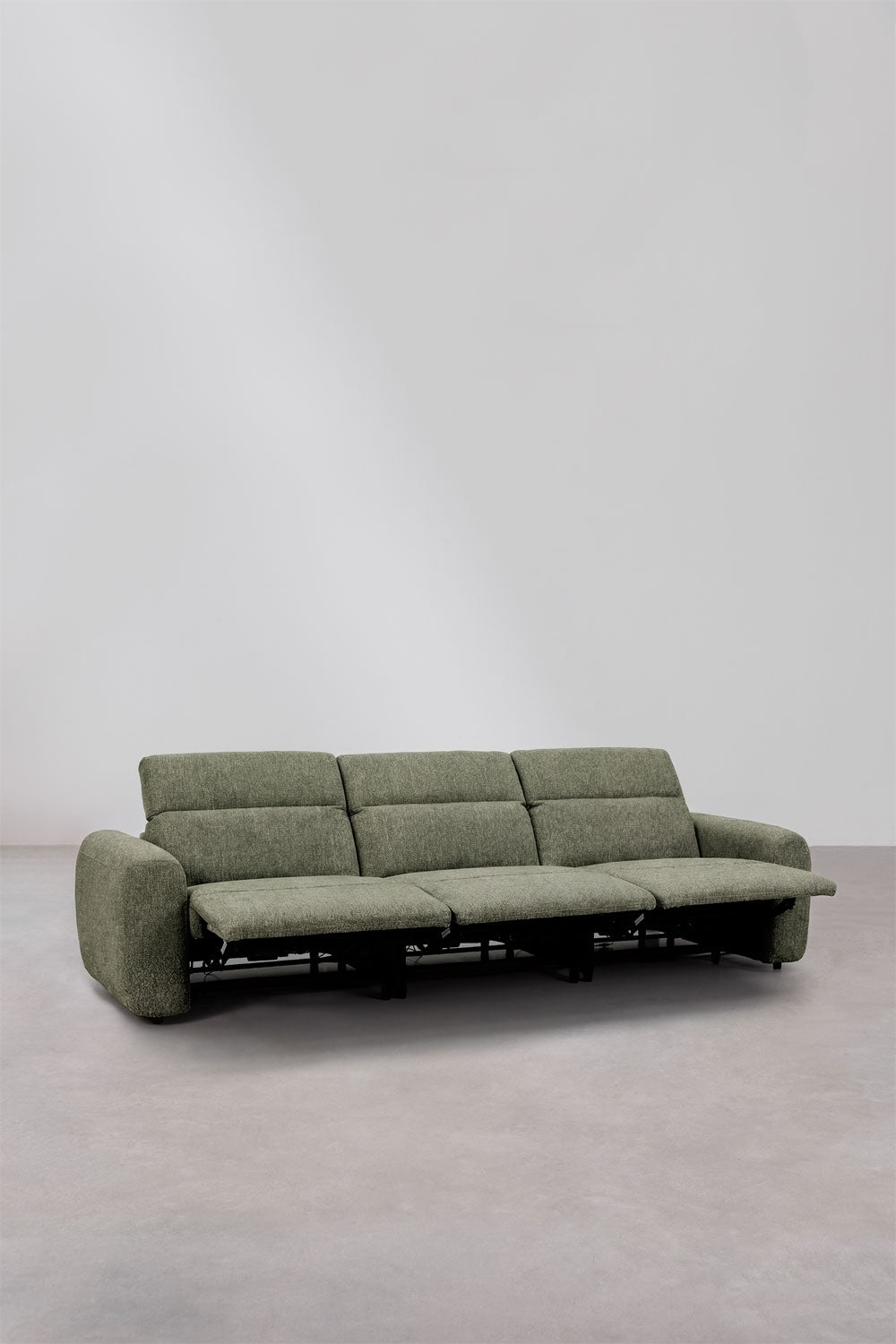Trivietė elektrinė sofa PEGERA – bendras vaizdas