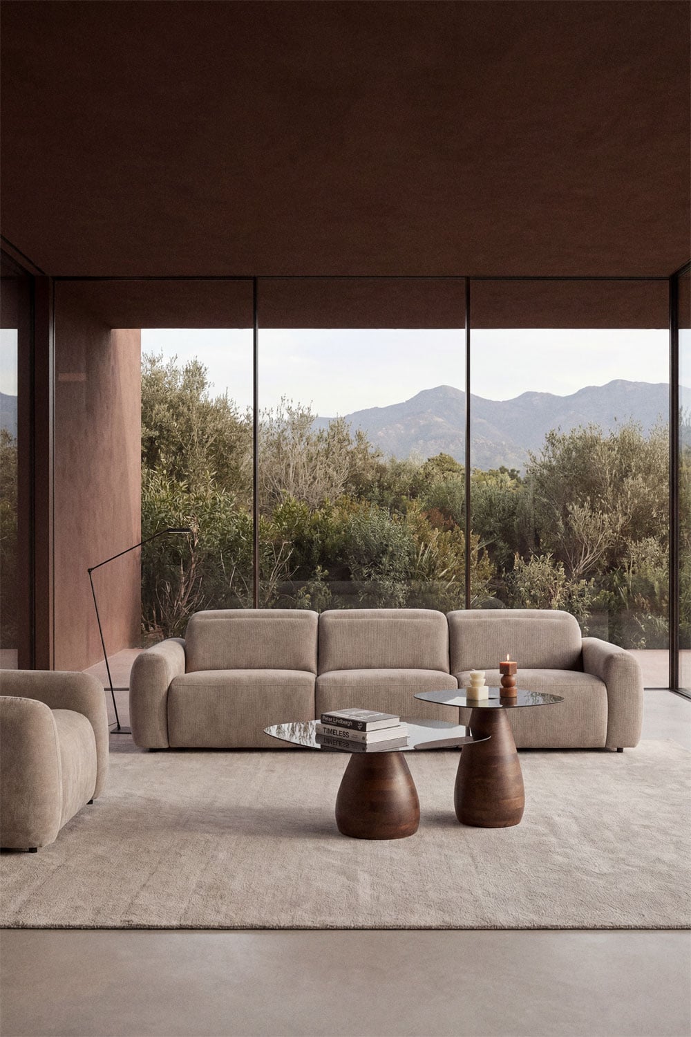 Trivietė elektrinė sofa PEGERA iš priekio