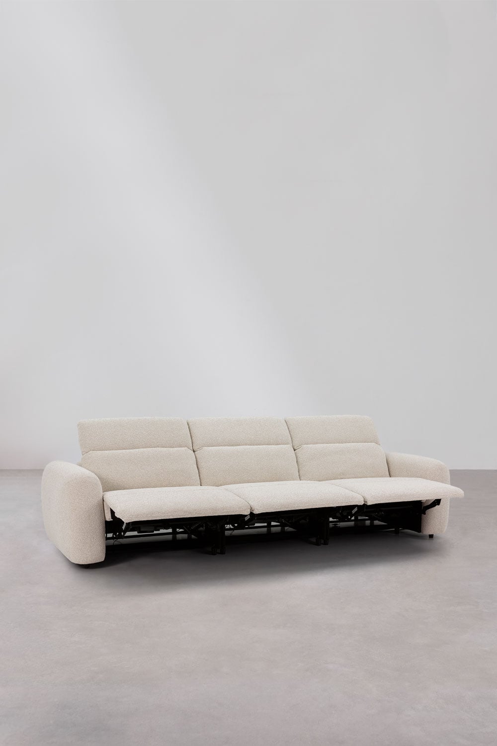 Trivietė elektrinė sofa PEGERA interjero detalė