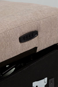 Trivietė elektrinė sofa PEGERA – paviršiaus tekstūra iš arti