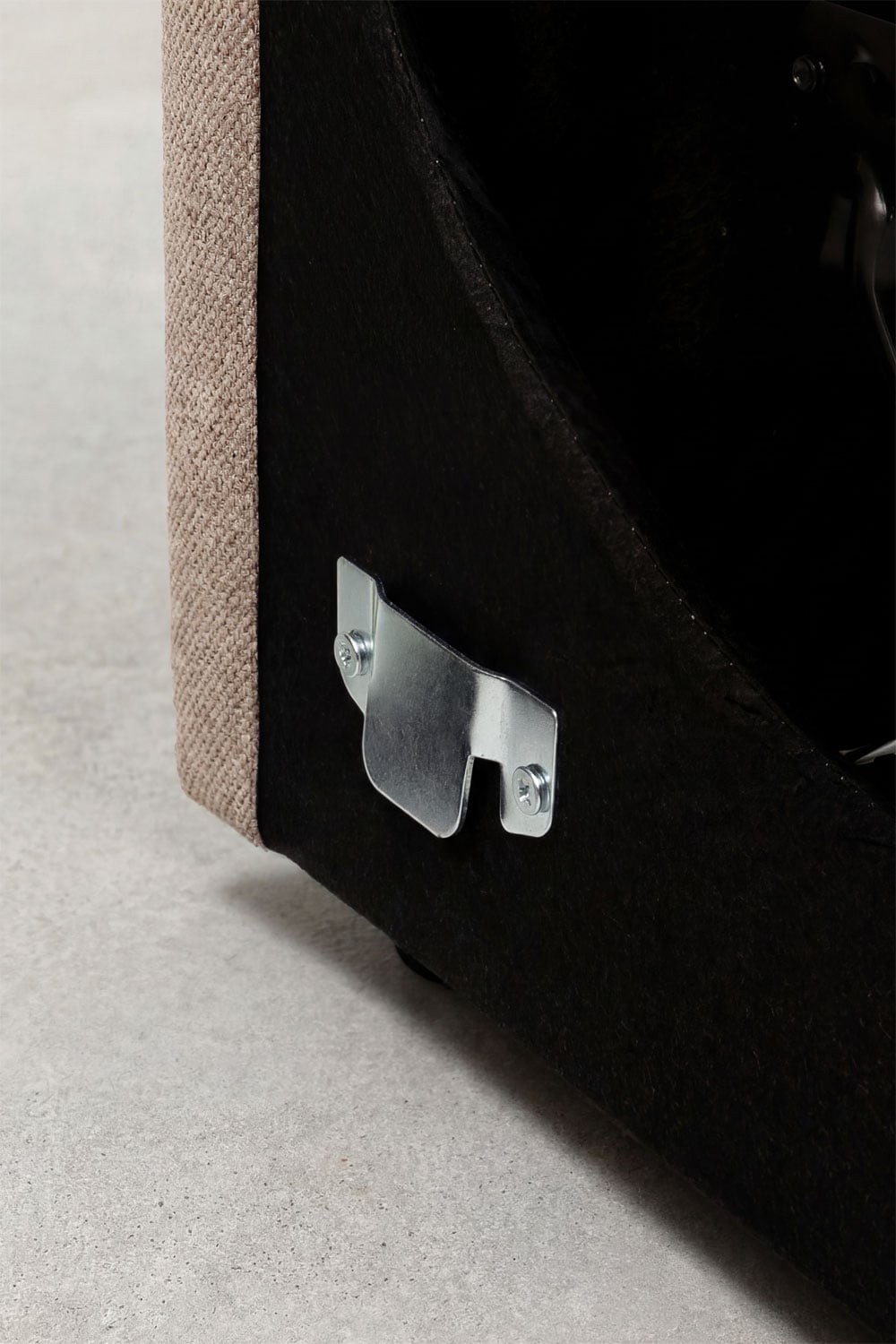 Trivietė elektrinė sofa PEGERA elegantiškos linijos iš šono